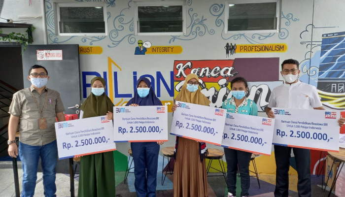 Siswa Smk Mitra Sehat Mandiri Krian, Dapat Bantuan Beasiswa
