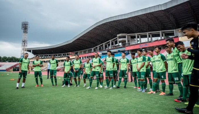 Pelatih Persebaya Surabaya Genjot Fisik Dan Stamina Pemain