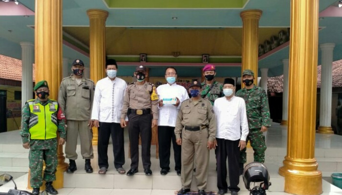 Pemerintah Desa Wringinanom Kembali Bagikan Masker Cegah Covid-19