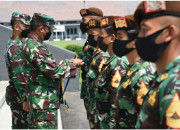 Gubernur Aal, Laksda Tni Tunggul Suropati Pimpin Penyematan Tanda Korp Kepada Taruna