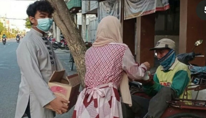 Pr Ipm Smk Muhammadiyah 1 Surabaya Dan Komunitas Akuntansi Membagikan Takjil