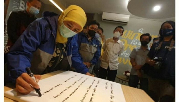 Peringati Nuzulul Quran, Gubernur Jatim Resmikan Ruang Wartawan Pokja Pemprov