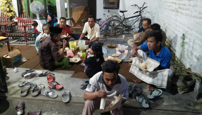 Warga Blok B4 Dan B5 Perumahan Graha Tanjungan Asri Driyorejo Gelar Bukber