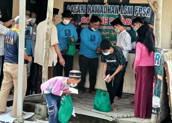 Peduli, LSM FPSR Salurkan Paket Sembako dan Santuni Anak Yatim