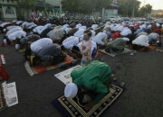 Sebagian Umat Muslim Di Jember Dan Bondowoso Melaksanakan Salat Idul Fitri 1442 H Lebih Awal