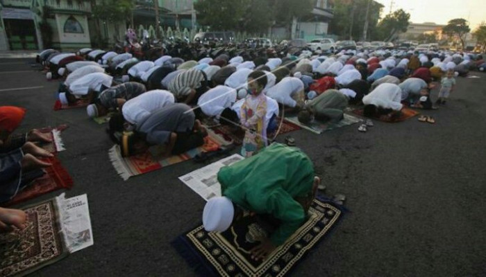 Sebagian Umat Muslim Di Jember Dan Bondowoso Melaksanakan Salat Idul Fitri 1442 H Lebih Awal