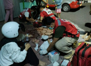 Begini Respon Cepat Tim Ambulance Pmi Magetan Berikan Pertolongan Pertama Korban Laka Lantas
