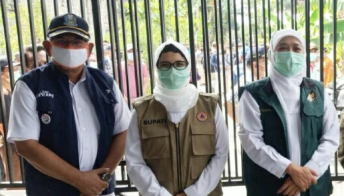 Gubernur Jatim Khofifah Indar Parawansa Kunjungi Korban Gempa Di Blitar
