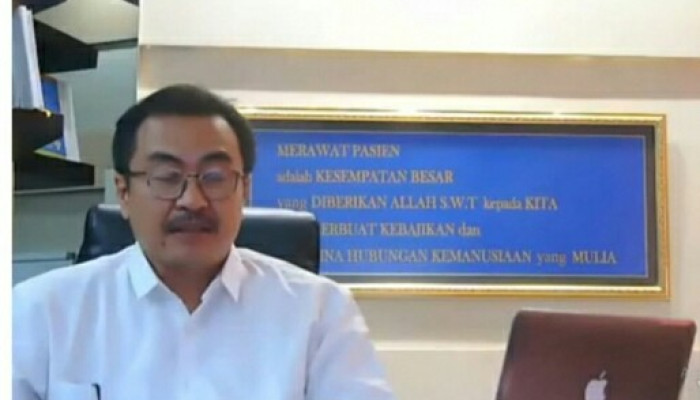 Ketua Rumpun Kuratif Satgas Covid-19 Jatim, Dr Joni Wahyuhadi Terdapat 21 Zona Orange Dan 17 Kuning
