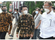 Wagub Jatim Emil Elestianto Dardak Dampingi Menperin Agus Gumiwang Kartasasmita Di Pabrik Cv Sinar Baja Electric