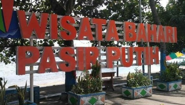 Industri Kecil Menengah (Ikm) Dan Komisi Pemberdayaan Ekonomi Umat Majelis Ulama Indonesia (Kpeu Mui) Kembangkan Pasir Putih Situbondo