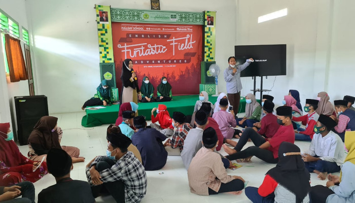 Mts Model Hasanuddin Gedangan, Sidoarjo Gelar English Fantastik Field Adventure (Effa)