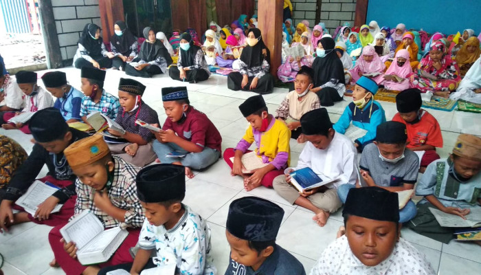 Syukuran Pelepasan Siswa-Siswi Kelas Vi Sd Alami Driyorejo, Gresik Gunakan Prokes Ketat
