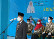 Hindari Kerumunan, Smk Barunawati Surabaya Mewisuda 211 Siswa Secara Drive Thru