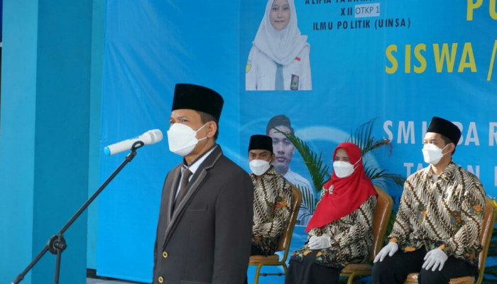 Hindari Kerumunan, Smk Barunawati Surabaya Mewisuda 211 Siswa Secara Drive Thru