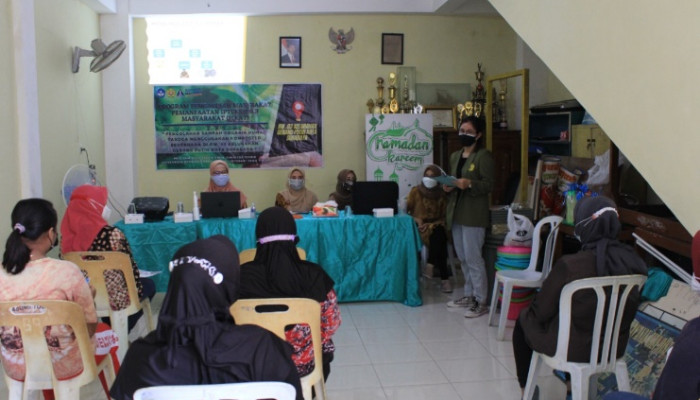 Dosen Upn Veteran Jatim Adakan Pelatihan Pembuatan Kompos Organik Rumah Tangga