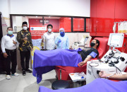 Wagub Jatim Emil Dardak Pantau Pendonor Plasma Konvalensen