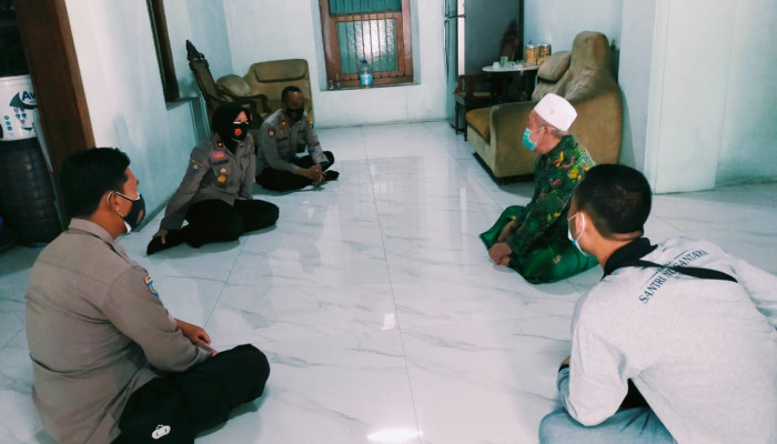 Sat Binmas Polresta Sidoarjo Sowan Kh Amirudin Muin