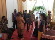 Satgas Covid-19 Bubarkan Hajatan Warga Bebekan Taman, Sidoarjo