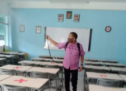Cegah Penyebaran Covid-19, Smp Barunawati Surabaya Rutin Semprot Disinfektan