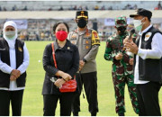 Puan Maharani Tinjau Vaksinasi Di Kota Surabaya