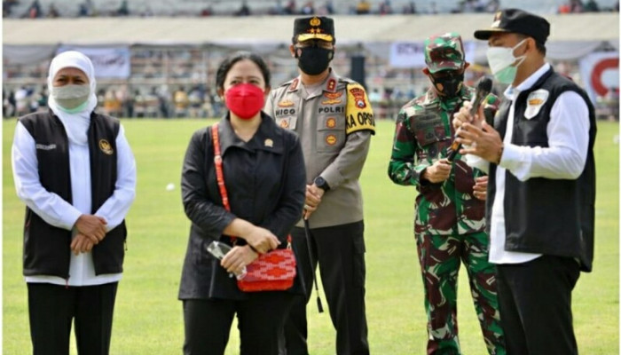 Puan Maharani Tinjau Vaksinasi Di Kota Surabaya