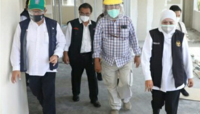 Gubernur Jawa Timur Melihat Kontainer Ugd Rsud Dr Soetomo Surabaya