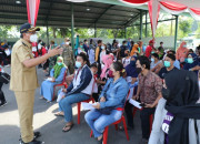 Bupati Sidoarjo Minta Masyarakat Tidak Panik Soal Vaksinasi