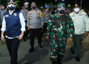 Emil Elestianto Dardak Tinjau Operasi Lalu Lintas Di Jembatan Suramadu