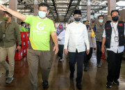 Emil Elestianto Dardak Sidak Pemotongan Hewan Kurban Di Rph Surabaya