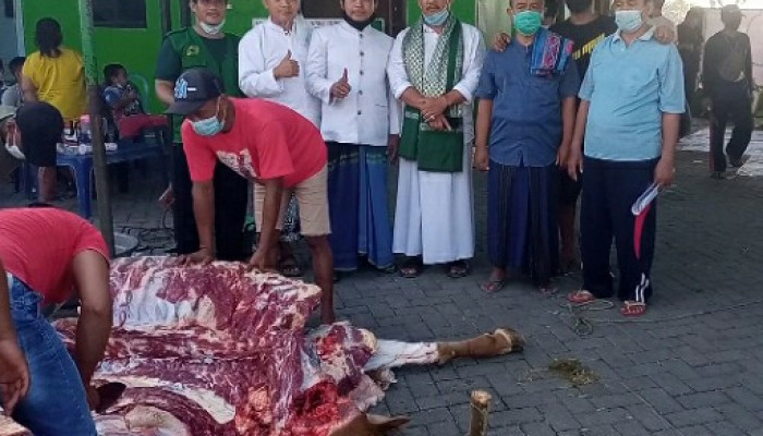 Masjid An Nur Di Perumahan Graha Suryanata Surabaya Sembelih 8 Sapi Dan 10 Kambing