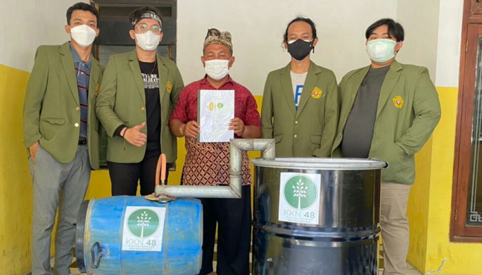 Kelompok 48 Kkn Upn Veteran Jawa Timur Beri Solusi Penanganan Sampah Di Desa Jati, Sidoarjo