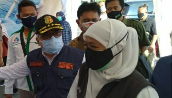 Pekerja Di Industri Padat Karya Gresik Melaksanakan Vaksinasi Massal