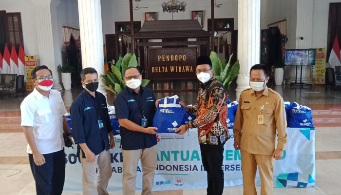 Csr Pelindo Iii Salurkan Bantuan 1500 Paket Sembako Di Sidoarjo