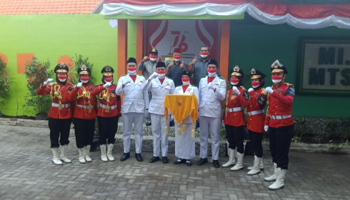 Minu Dan Mts Bilingual Nu Sidoarjo Gelar Upacara 17 Agustus Secara Virtual