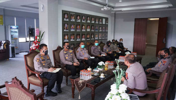 Dirsamapta Polda Jatim Bahas Pelaporan Data Covid-19 Di Polresta Sidoarjo