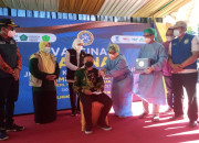 Vaksinasi Ika Unair Sidoarjo Sasar Pelajar, Gubernur Jatim Perbolehkan Ptm Terbatas