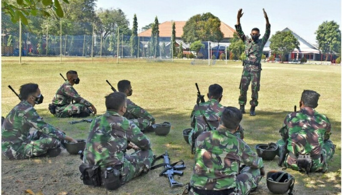 Latihan Menembak Prajurit Kompi Markas Brigif 2 Marinir Pasmar 2  Di Gedangan, Sidoarjo