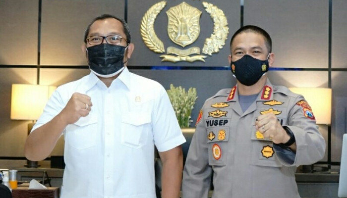 Kapolrestabes Surabaya, Kombes Pol Akhmad Yusep Gunawan Di Kunjungi Sahat Tua Simanjuntak