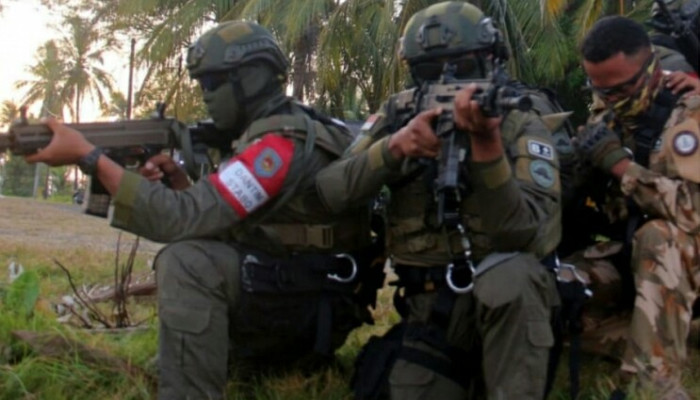 Prajurit Taifib Marinir Dan Kopaska Latihan Bareng Di Situbondo