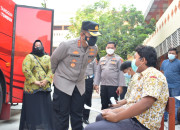 Kapolresta Sidoarjo Kombes Pol Kusumo Wahyu Bintoro Pantau Vaksinasi Pelajar