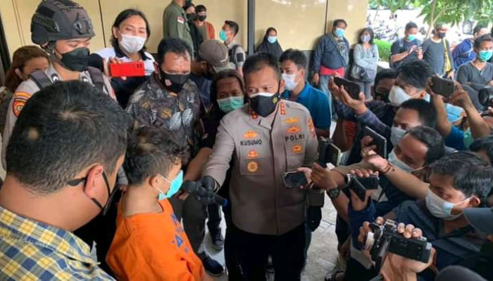 Pembunuh Kakak Adik Di Waru Ditangkap Polresta Sidoarjo, Motif Cinta