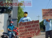 Petani Desa Tenaru Kecamatan Driyorejo, Gresik Turun Jalan Tuntut Proyek Pengurukan Pergudangan