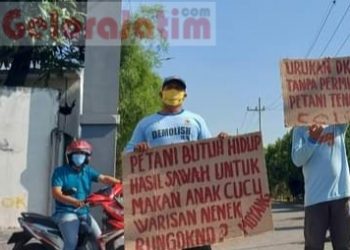 Petani Desa Tenaru Kecamatan Driyorejo, Gresik Turun Jalan Tuntut Proyek Pengurukan Pergudangan