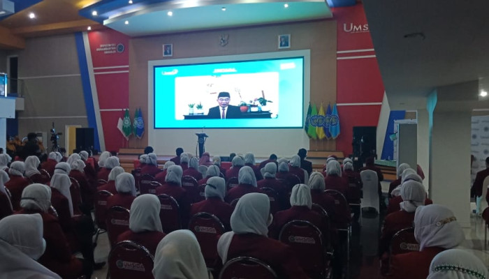 Muhadjir Effendi: Mahasiswa Umsida Harus Ikuti Perubahan Teknologi