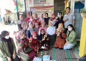 UPN Veteran Jatim Gelar Pelatihan Pemanfaatan Limbah Bandeng di Desa Kalanganyar