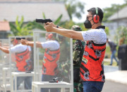 Satker Kemenkumham Jatim Melakukan Uji Ketangkasan Menembak