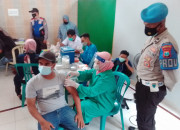 Tiga Kelurahan Di Kota Surabaya Antusias Mengikuti Vaksinasi