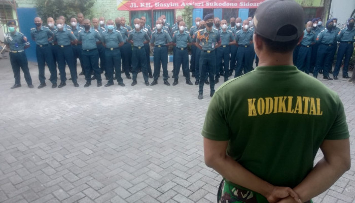 Tradisi Pembaretan Smk Yahari Sidoarjo, Pembinaan Profesionalitas