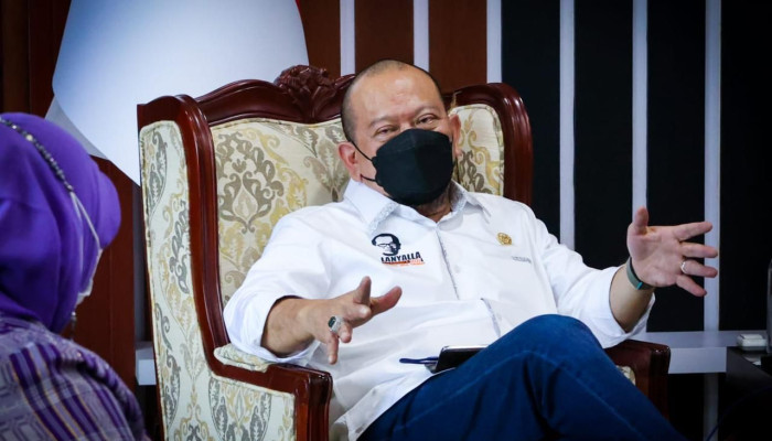 Ketua Dpd Ri Ingatkan Pemda Tak Tunda Pembangunan Jalan